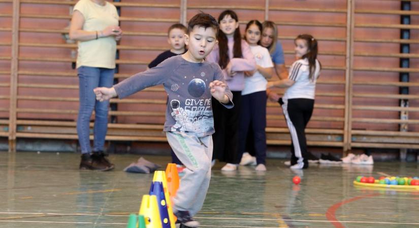 Relaxáció felnőtteknek, mozgás a gyermekeknek (galéria)