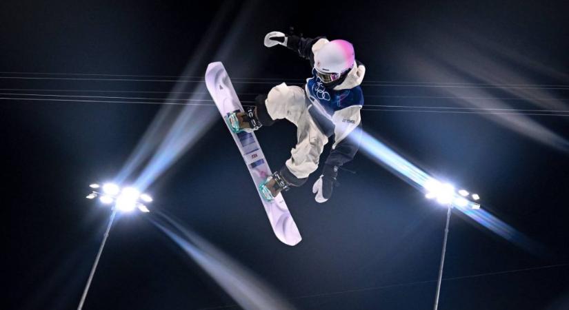 Nyolc éve eszméletlenre törte magát, most megnyerte az olimpiát a japán snowboardos