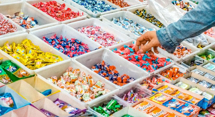 Arzént találtak egy népszerű édességben, már 8 szem elfogyasztása bajt okozhat