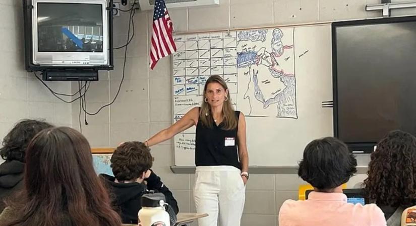 Az autóban robbant a kéj: a tanárnő rámászott a diákjára