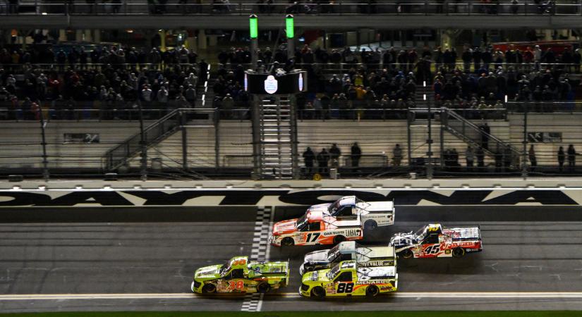 NASCAR: Hatalmas befutóval és csattanós csillaghullással indult a szezon Daytonán