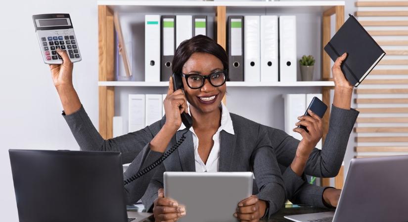 Adószámos magánszemély megbízási jogviszonyban – biztosított, nem biztosított?