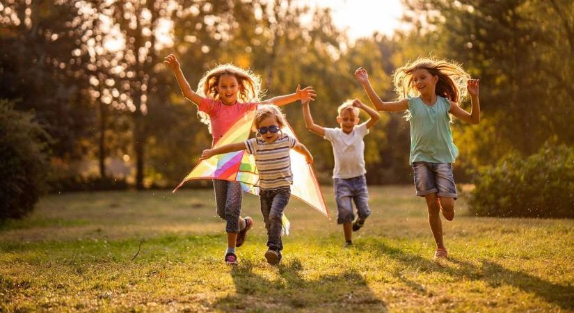 Tizenegy napra bezárnak az iskolák tavasszal – ezért lesz rekordhosszú a szünet