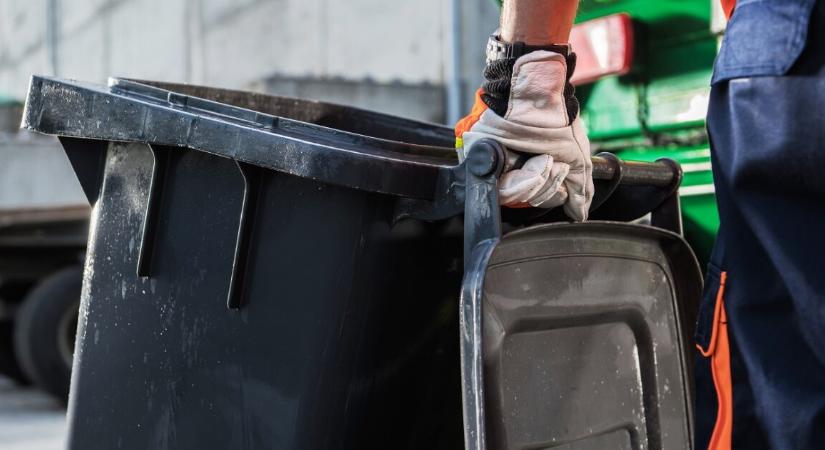 Meghalt egy 15 éves lány, miután egy elütötte egy kukásautó