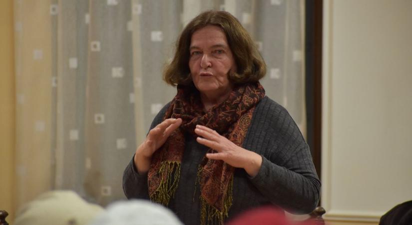 Szerzetesek konyháiba repített a tévéműsorok népszerű szereplője