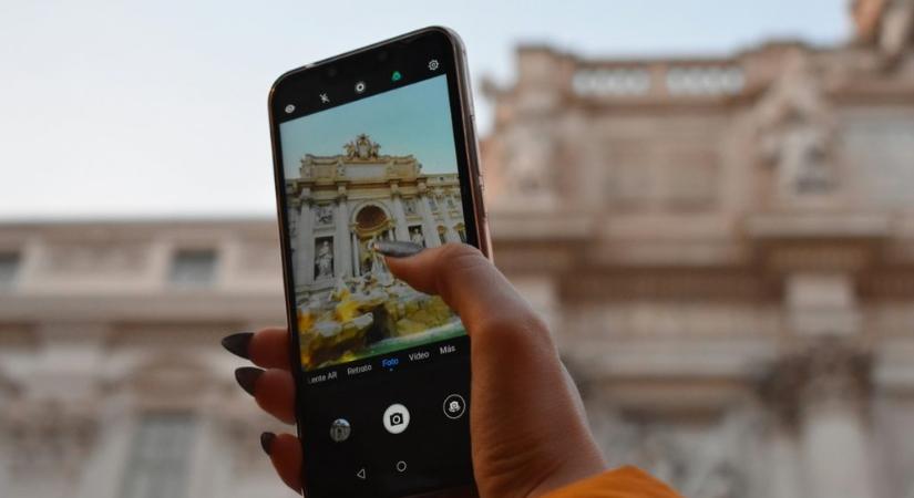 Mit árul el rólad, ha mindig lehalkítod a telefonod?