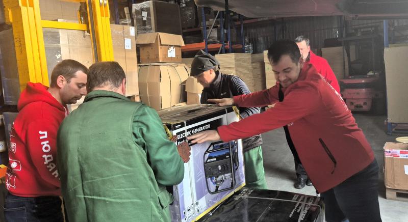 A magyar Katolikus Karitász 32 generátort és 10 millió forintot adományozott az ukrán társszervezetnek