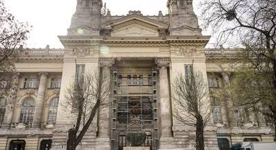 Bontással indul a Tőzsdepalota felújítása