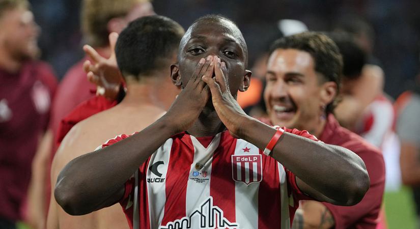 Hoppon maradhat a Boca, újabb ajánlatot tett a kolumbiai szélsőért a brazil csapat – sajtóhír