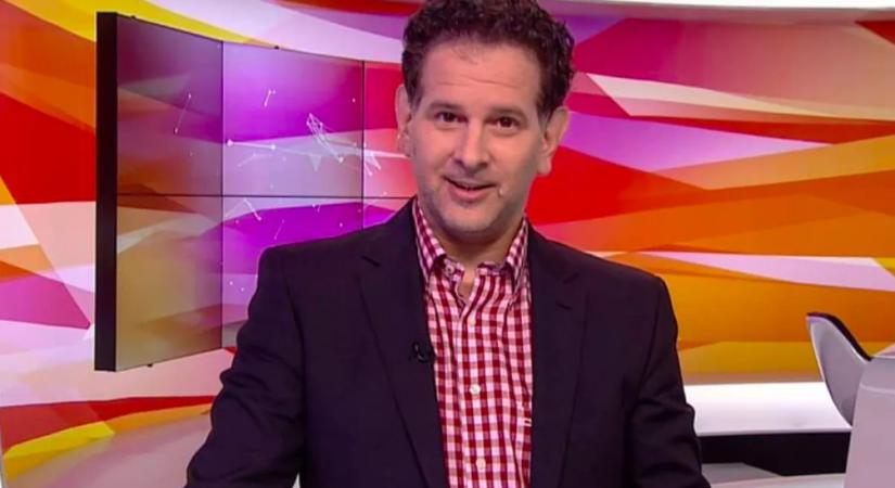 Élő adásban szólalt meg a telefonja: az ATV műsorvezetője elárulta, miért nem némíthatja le