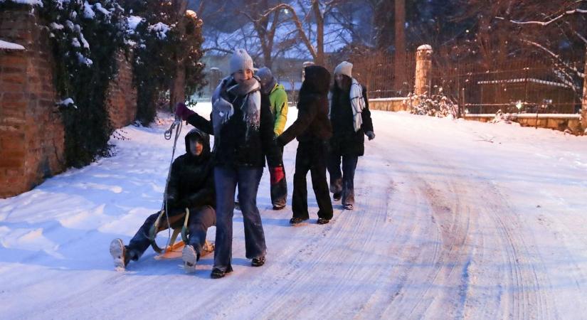 Megbolondul az időjárás: szombati enyheség, vasárnapi havazás
