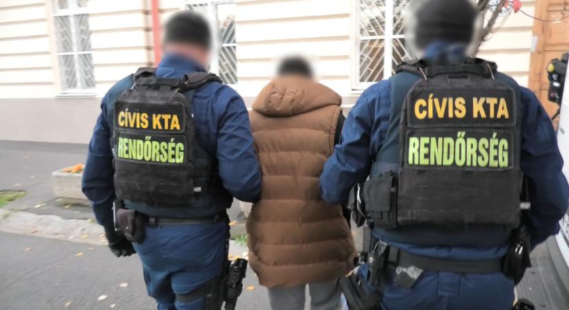 Rablás és lopás kísérlete miatt kell felelnie a fiatalnak, aki Nádudvaron támadt egy idős nőre