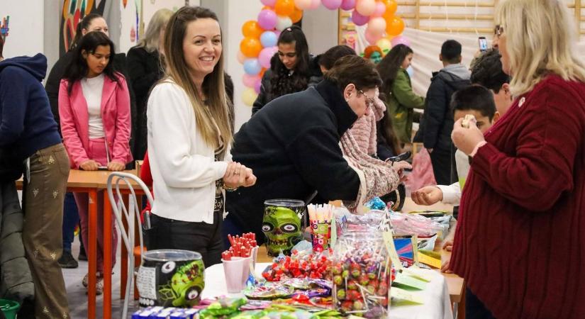Visszaadtak valamit a kórháznak, ahol az életük kezdődött: tiszabői gyerekek segítik a koraszülötteket