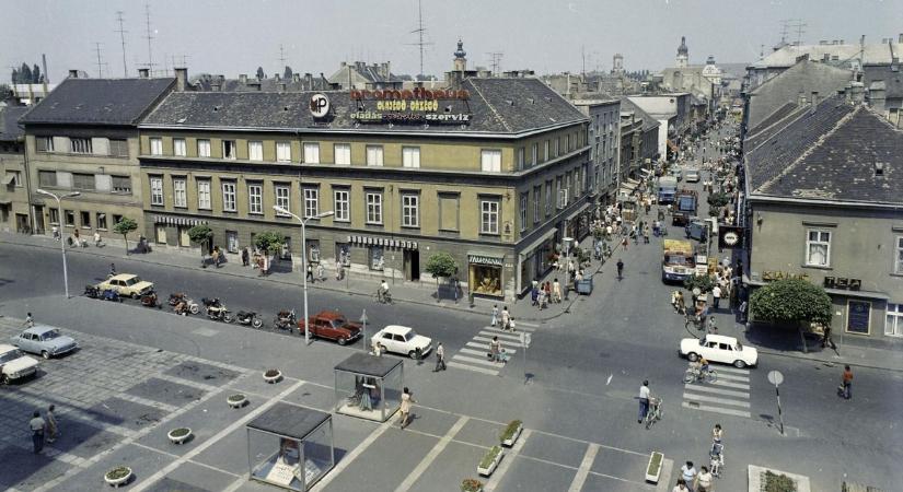 Veteránautók: igazi csodák gurultak Győr utcáin az 1970-es években - Ezeket a képeket látnod kell!