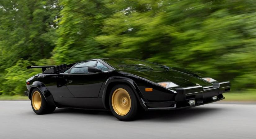 Mindenki ilyen Lambóra vágyott a 80-as években – most ön is licitálhat rá