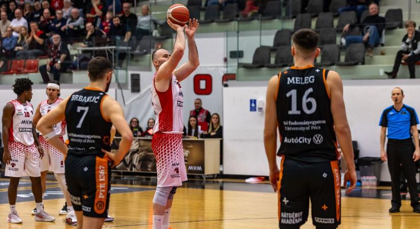 Pakson vizitálnak az oroszlányi kosarasok