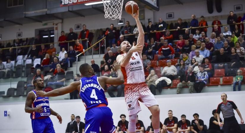 Bravúrban bízik az OSE Lions mestere