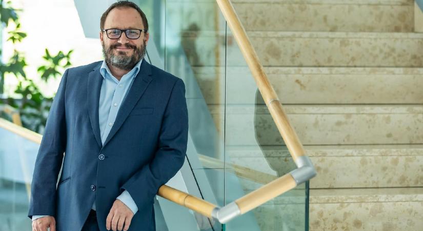 Kármán András: a Tisza csökkenti a kiskereskedelmi különadót, és új költségvetést is írna 2026-ra