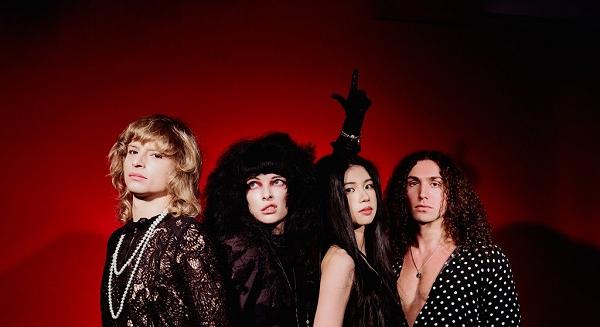 Glam rock bestiák a Dürer Kertben