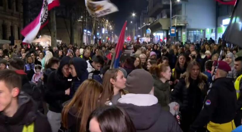 „A gyerekeket lepedőkben, összeverve hozták be”