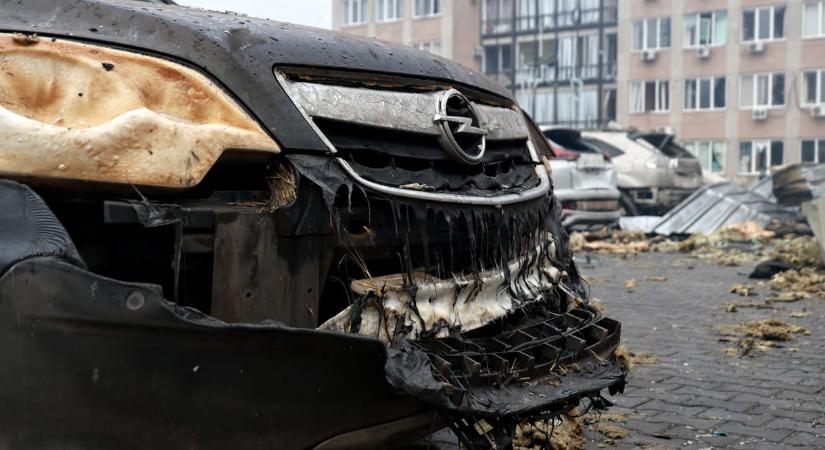 Oroszország halálos áldozatokkal járó dróntámadást indított ukrán városok ellen