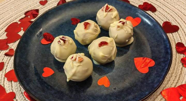 Epres sajttorta másképp: trüffelgolyóként ellenállhatatlan