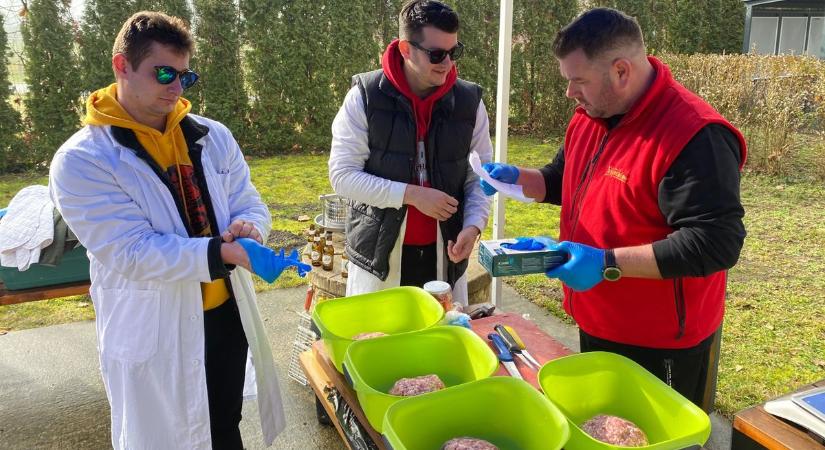 Kolbászba porcukor? Alternatív receptekkel készültek a zalai egyetem hallgatói (galéria, videó)