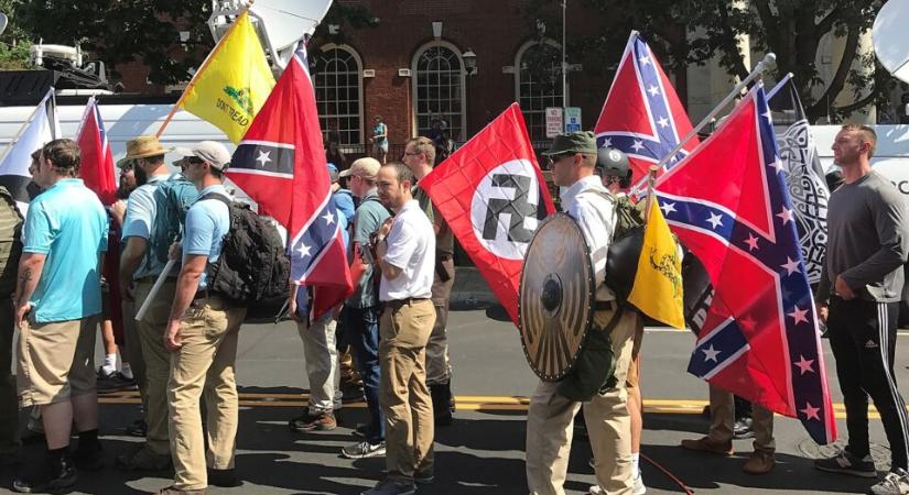 A történelem figyelmeztet – és Amerika mintha nem akarna emlékezni