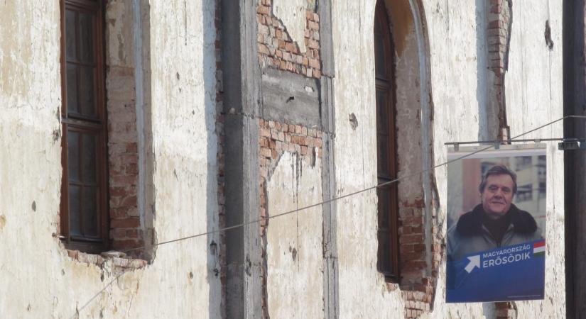 Közel félmilliárd forintot vettek el a Magyar Falu Programtól kormánykommunikációra