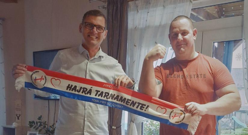 Tarnamente SSZE: erős kezű emberként csatlakozott Fidó