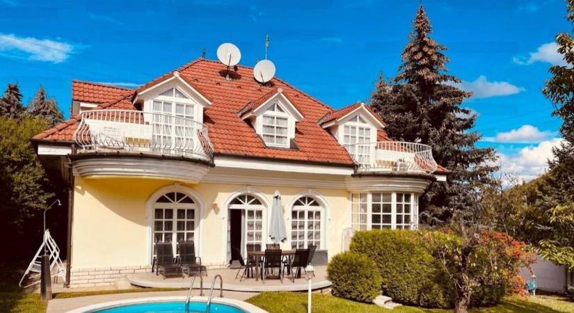 Döbbenetes áron eladó újra az egykori táncsicsos diák korábbi otthona