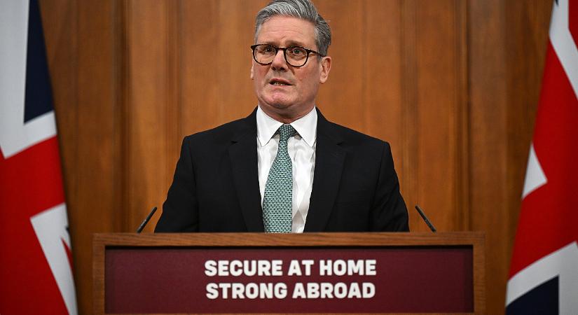 Pávatáncra készül az Egyesült Államokkal a brit kormányfő