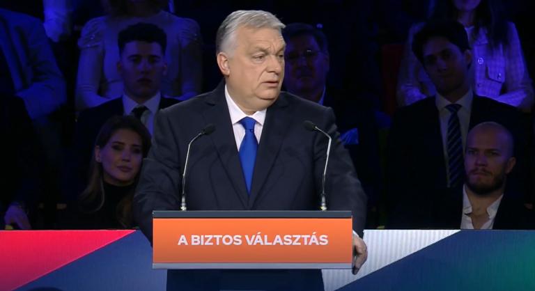 Orbán Viktor: Az nem történhet meg, amit a Tisza Párt akar, hogy bevigyék Magyarországot közös európai külpolitikába - Évértékelőt tart a miniszterelnök