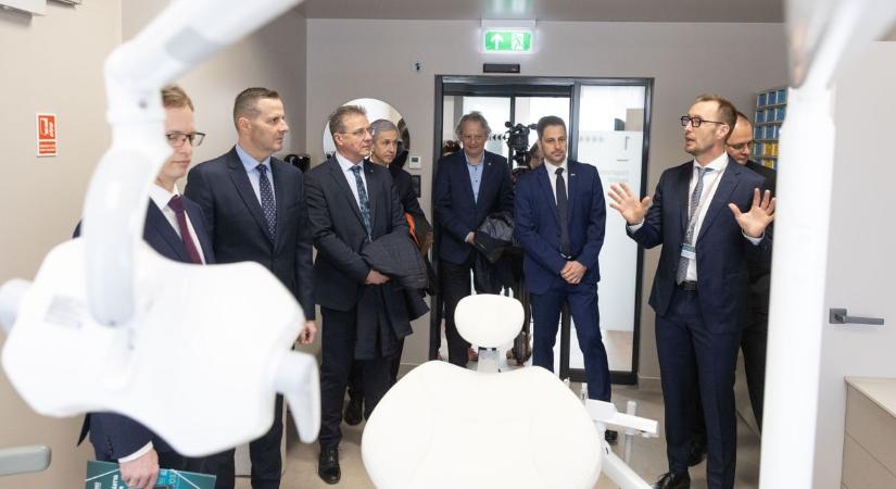 Egészségügyi óriás született Zalaegerszegen! Mostantól nem csak a fogakat gyógyítják (galéria)