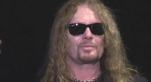 "Erőteljes és érzelmes" posztumusz John Sykes dal érkezett: 'My Guitar'