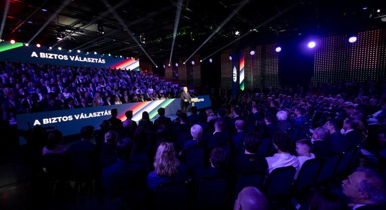 Magyar Péter reagált Orbán Viktor évértékelőjére: Aki a halál vámszedőit keresi, az figyeljen Gödre