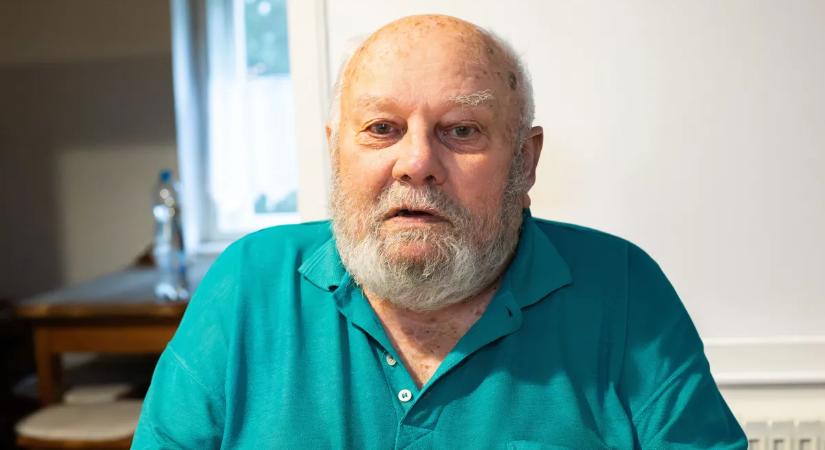 "Végig vágtak egy rövid sorozatot az erzsébeti hévmegállónak az oldalába" – így élte meg Feri bácsi, mikor az ország fegyverropogástól volt hangos