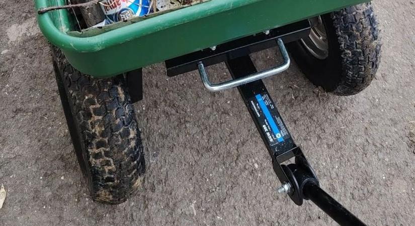 Többször fordultak a járgánnyal a településen, az egyik utcában különösen sokat időztek