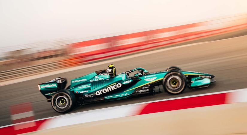 Alonso: „A séf is elvezetné” – ennyivel lassabbak lettek az F1-es autók egy kulcsfontosságú kanyarban