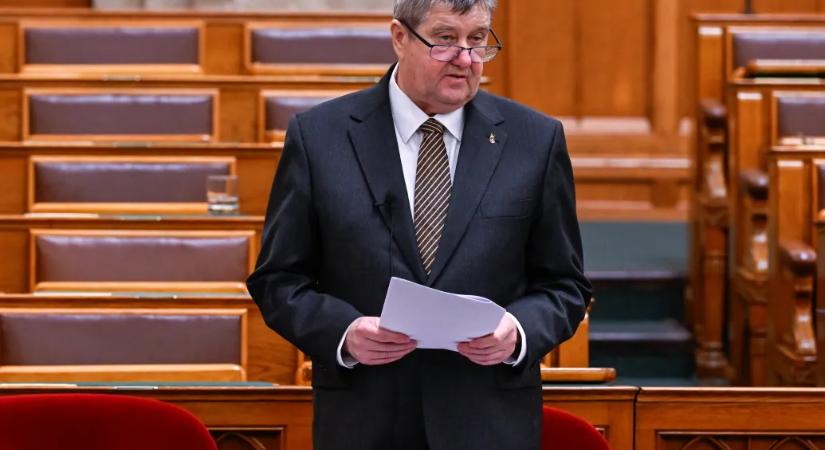 Autóbalesetet szenvedett Tállai András, a fideszes államtitkár vezette a kocsit