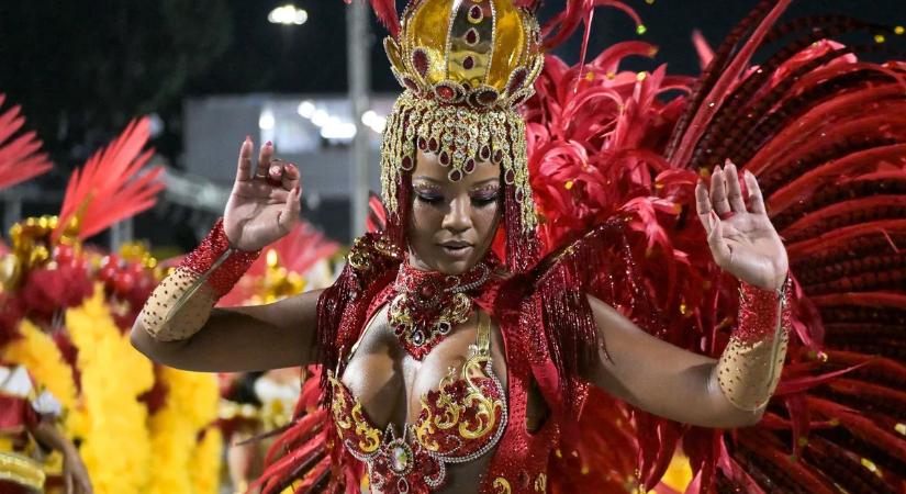 Riói karnevál: beindult az 5 napos féktelen ünnep – fotókon a legforróbb jelenetek