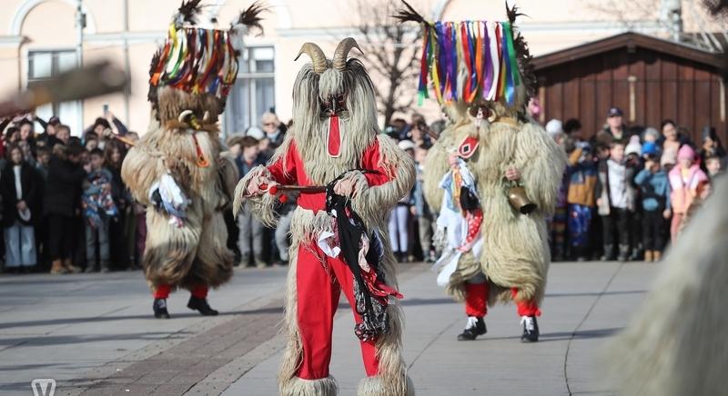 Telet űztek Körmenden a kurentek