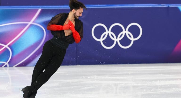 Nincs olimpia szivárványos zászló nélkül, Milánóban is lobogtatták a lelátón