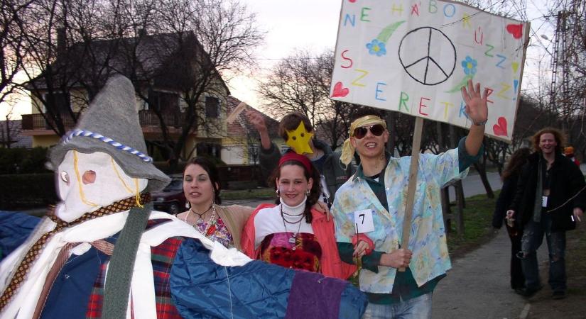 Téltemető mulatság: maskarások űzték el a telet Keszthelyen és Zalaszentgróton