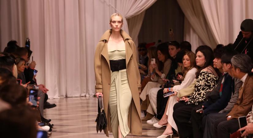 Tarolt a Nanushka a Budapest Central European Fashion Week-en
