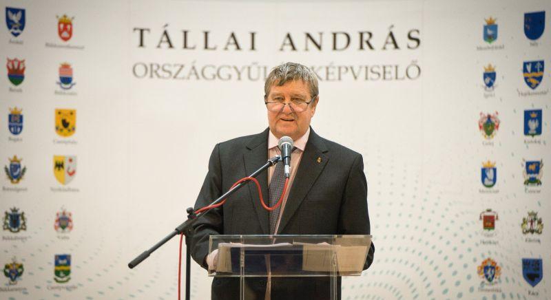 A fideszes államtitkár vezette a kocsit, ami balesetezett