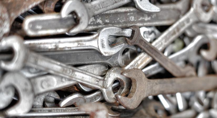 Az Európai Unió egészében 0,2 százalékkal nőtt, Magyarországon 8,9 százalékkal csökkent a szolgáltatások volumene 2025 novemberében