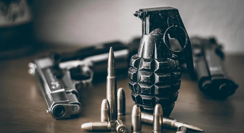 Gránátot dobtak egy rendőr házára Nagyszőlősön – családja is bent volt