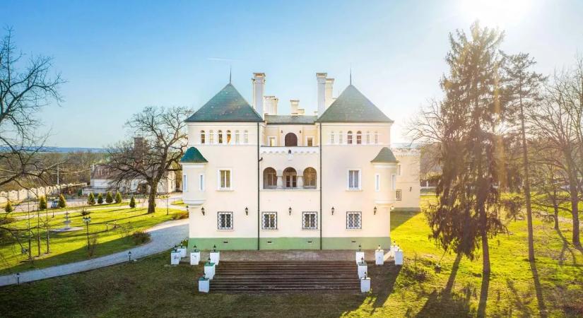 Lottóötös: akár a magyar Versailles-t is megveheti a nyertes