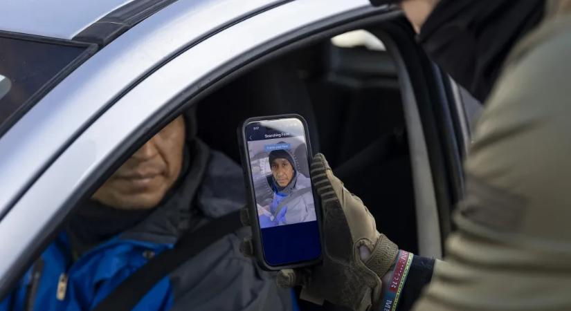 Az ICE olyan megfigyelőállamot építhet ki, hogy arra még Kína is elismerően csettintene